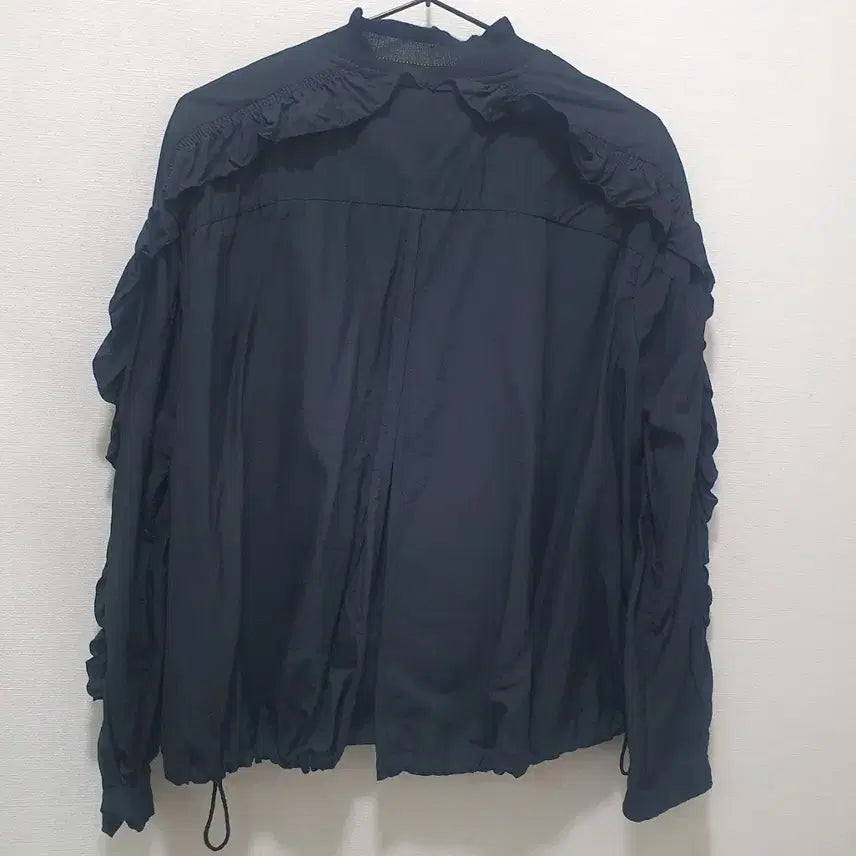 [BUNJANG] SJYP Black Ruffle Short Outer / SJYP 블랙 러플 숏 아우터