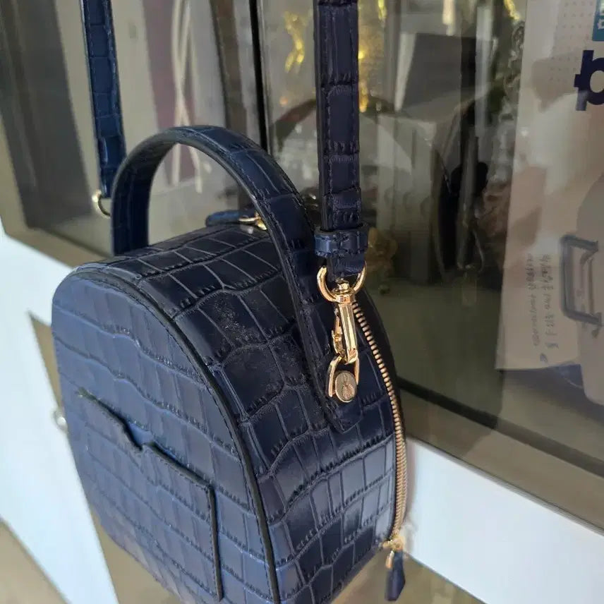 [BUNJANG] MARJA KURK Navy Leather Crossbody Bag / MARJA KURK
