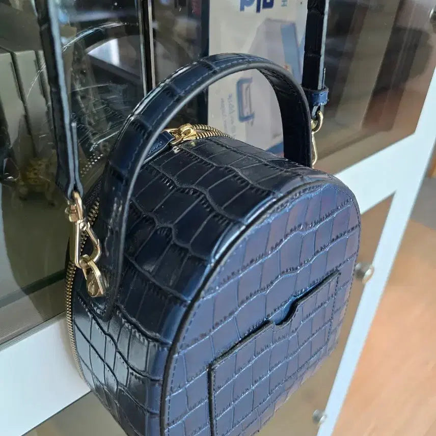 [BUNJANG] MARJA KURK Navy Leather Crossbody Bag / MARJA KURK