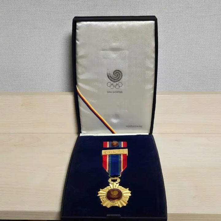 [BUNJANG] 1988 Seoul Olympics Commemorative Medal with Case / 88올림픽 서울올림픽 기장 메달