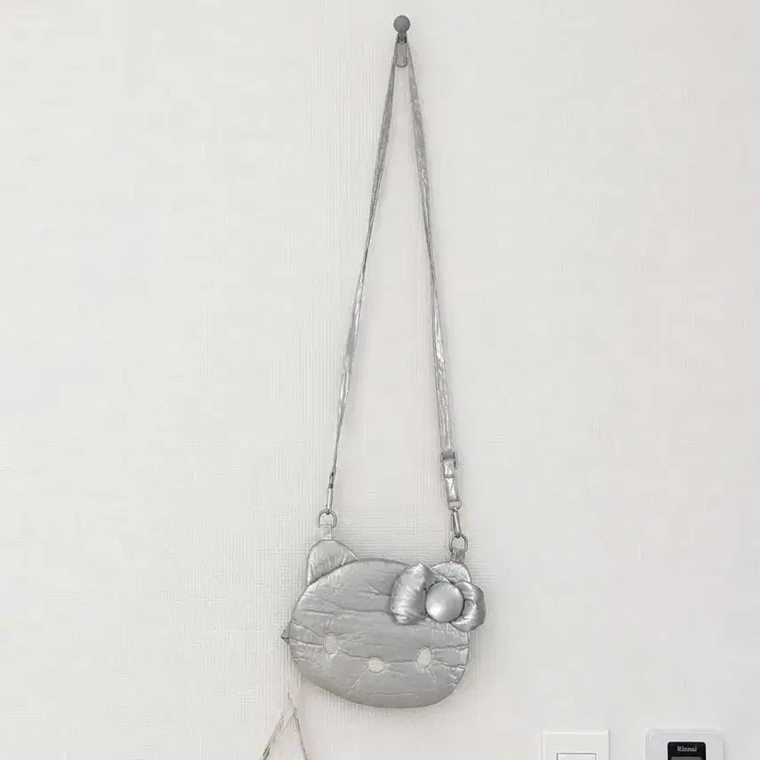 [BUNJANG] Joseph &amp; Stacey Hello Kitty Slick Mini Cross Bag Silver / 조셉앤스테이시 슬릭 미니 크로스 헬로키티 실버