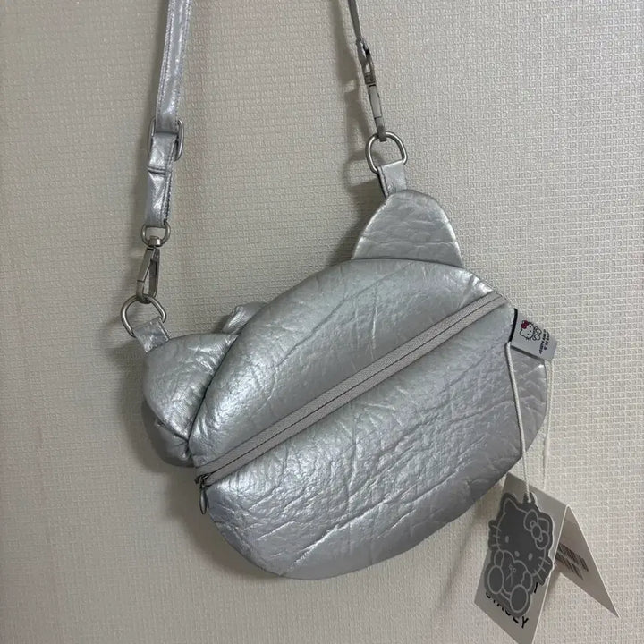 [BUNJANG] Joseph &amp; Stacey Hello Kitty Slick Mini Cross Bag Silver / 조셉앤스테이시 슬릭 미니 크로스 헬로키티 실버