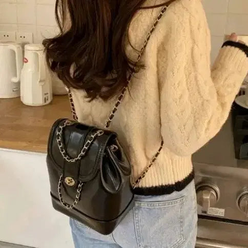 [BUNJANG] Patent Leather Chain Backpack / 체인 백팩