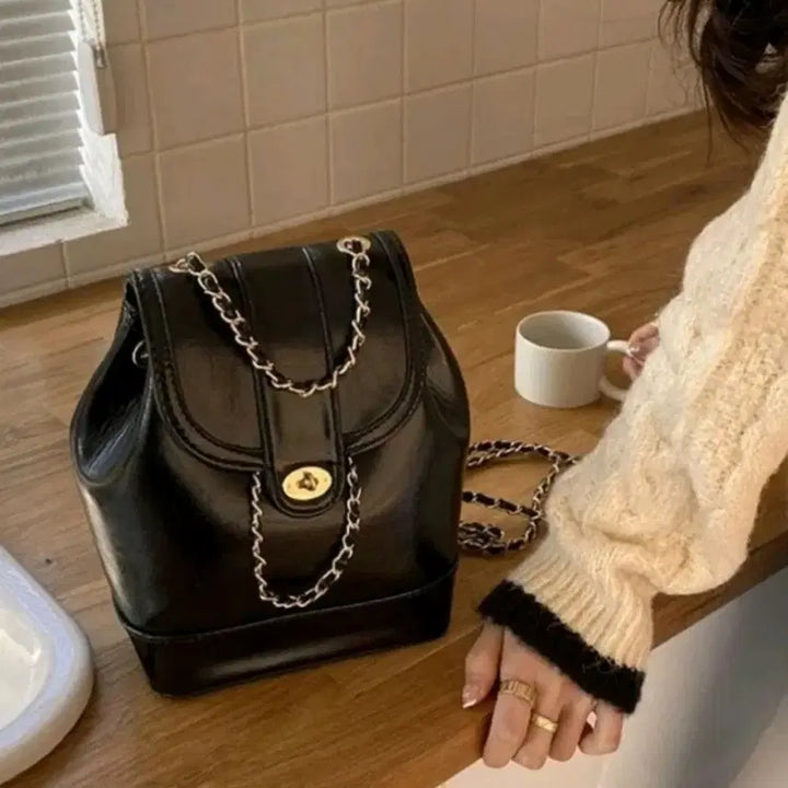 [BUNJANG] Patent Leather Chain Backpack / 체인 백팩