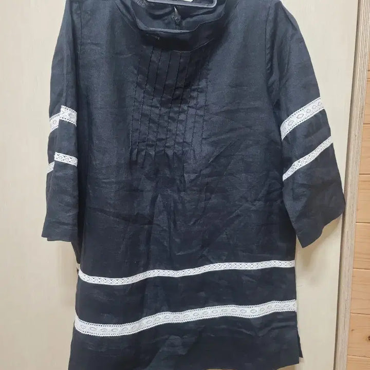 [BUNJANG] Black Linen Lace Blouse / 마 검정색 레이스 장식 블라우스