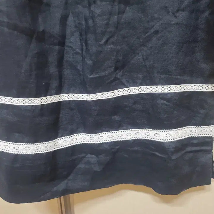 [BUNJANG] Black Linen Lace Blouse / 마 검정색 레이스 장식 블라우스