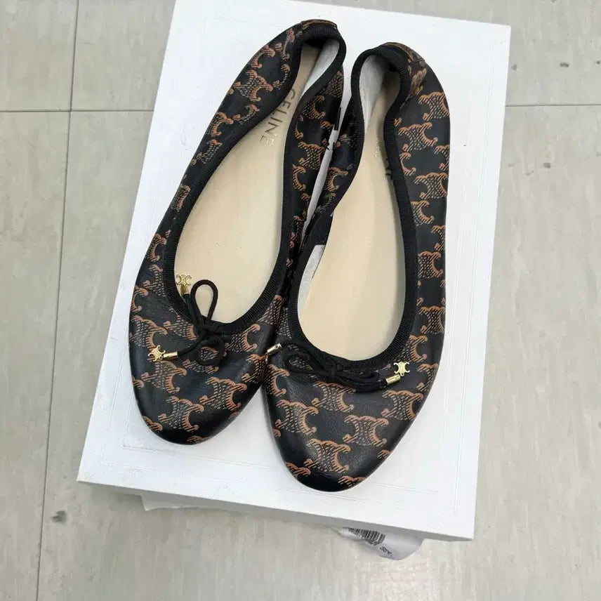 [BUNJANG] Celine Triomphe Ballerina Flats / 셀린느 트리오페 발레리나 플랫 37.5