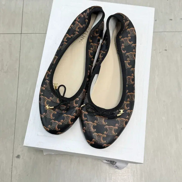 [BUNJANG] Celine Triomphe Ballerina Flats / 셀린느 트리오페 발레리나 플랫 37.5