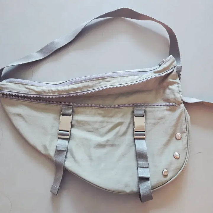 [BUNJANG] Undy Drom Utility Saddle Bag Crossbody Green Grey / 언다이드롬 유틸리티 새들백 크러스백 그린그레이