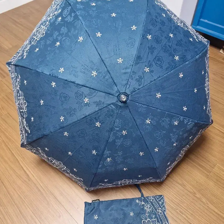 [BUNJANG] Girard Perregaux Embroidery Lightweight Umbrella / 기라로슈 고급자수. 양산.  완전 가벼워요