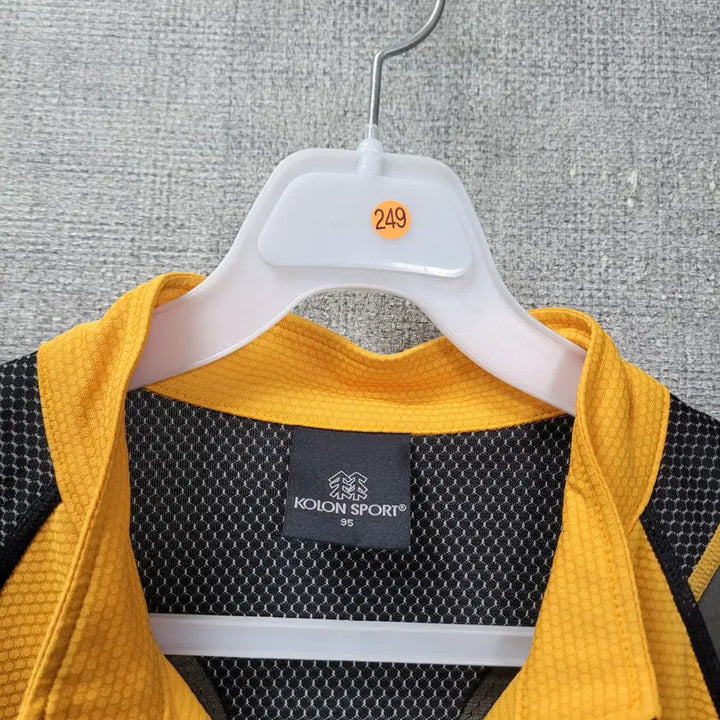 [BUNJANG] Kolon Half Zip T-Shirt Size 95 / ㅈ249 코오롱 반집티 95