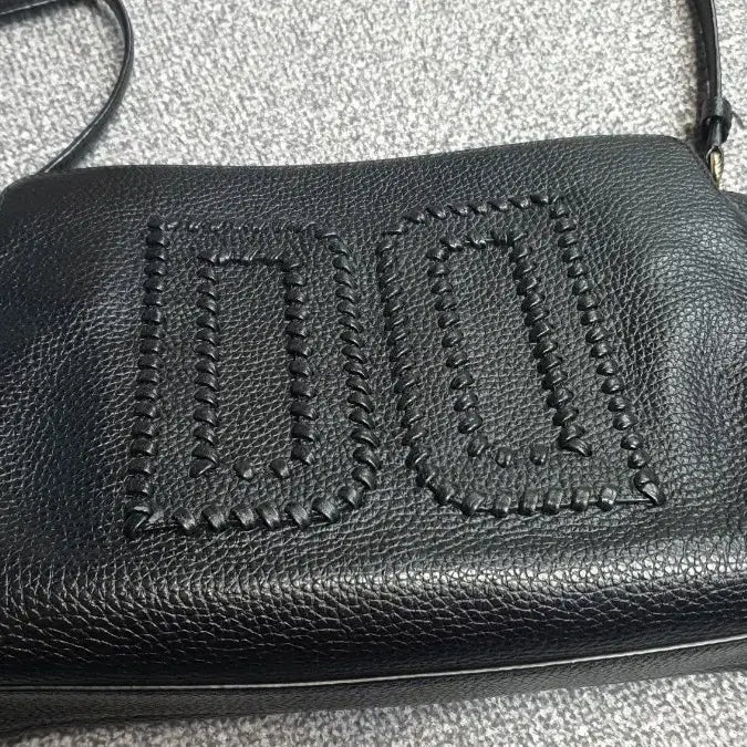 [BUNJANG] Daks Embossed Logo Leather Clutch Bag / 닥스가방