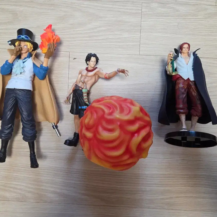 [BUNJANG] One Piece Figure 3 Types Set (Shanks, Sabo, Ace Mood Lamp) Bundle / [일괄] 원피스 피규어 3종 세트 (샹크스,사보,에이스 무드등)