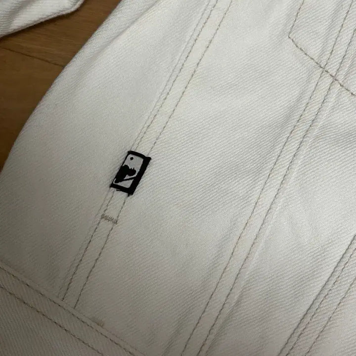 [BUNJANG] CRUX New York Yankees White Denim Jacket / CRUX 뉴욕 양키스 화이트 데님 자켓