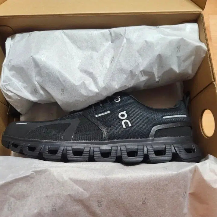 [BUNJANG] On Running Cloud 6 Waterproof Sneakers Black / [새상품]On Running Cloud 6 Waterproof Black