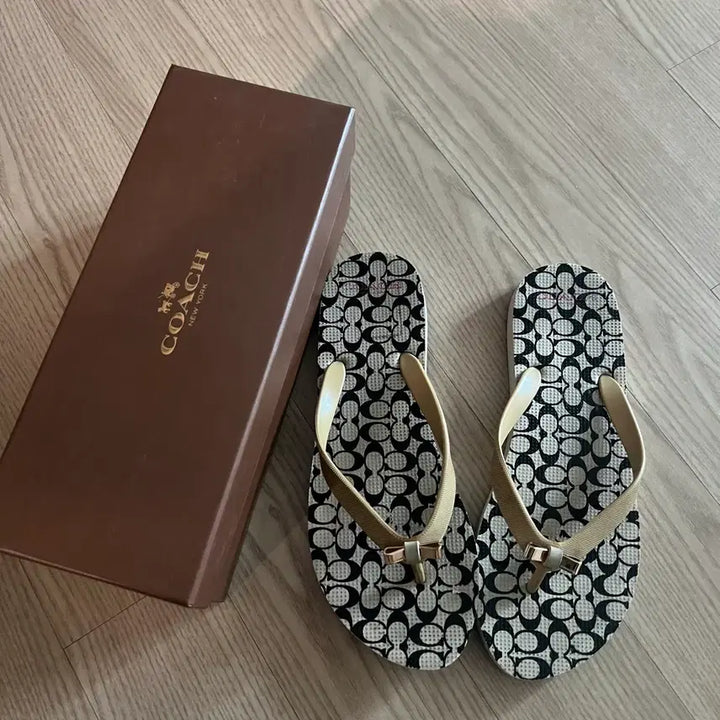 [BUNJANG] Coach Logo Pattern Slides Sandals (245) / 코치 coach 로고 패턴 쪼리 슬리퍼 샌들 + 박스 245
