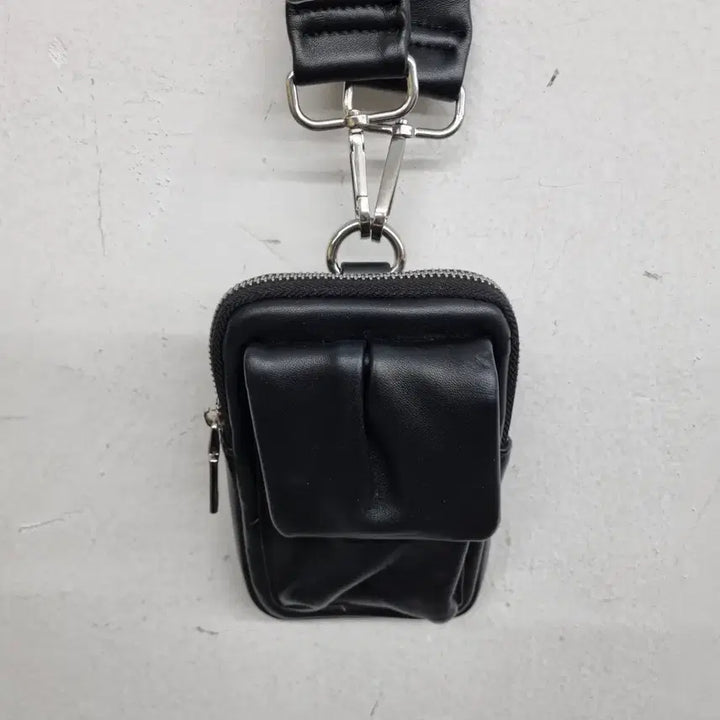 [BUNJANG] Leather Mini Crossbody Bag Free Size / [free size] 레더 미니 크로스백