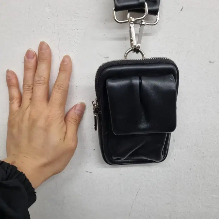 [BUNJANG] Leather Mini Crossbody Bag Free Size / [free size] 레더 미니 크로스백
