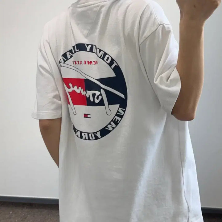 [BUNJANG] Tommy Hilfiger Small Logo White T-Shirt / Tommy Hilfiger 타미힐피거 스몰 로고 화이트 반팔