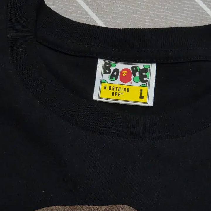 [SOLD OUT] 베이프 블랙 사루반팔티