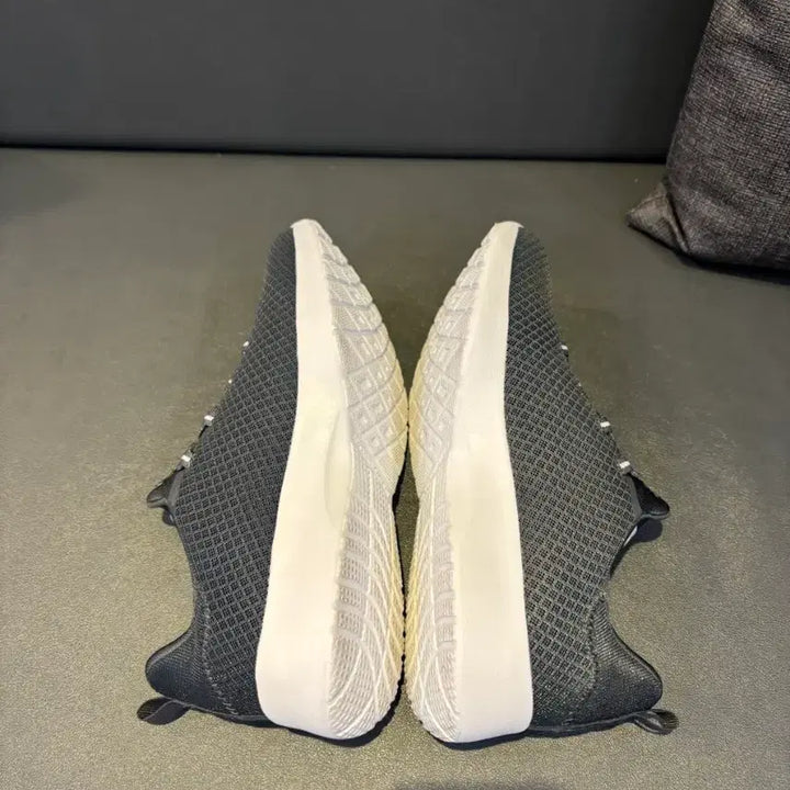 [SOLD OUT] 스케쳐스 운동화 250사이즈