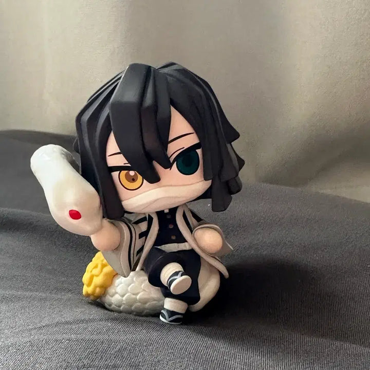 [BUNJANG] Pop Mart Demon Slayer Obanai Iguro Figure / 정품) 팝마트 귀멸의 칼날 이구로 오바나이 피규어
