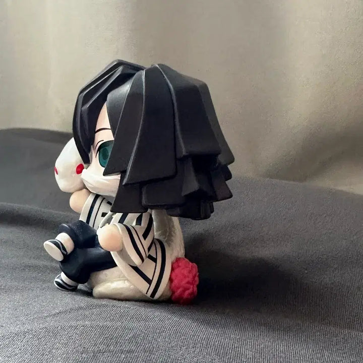 [BUNJANG] Pop Mart Demon Slayer Obanai Iguro Figure / 정품) 팝마트 귀멸의 칼날 이구로 오바나이 피규어