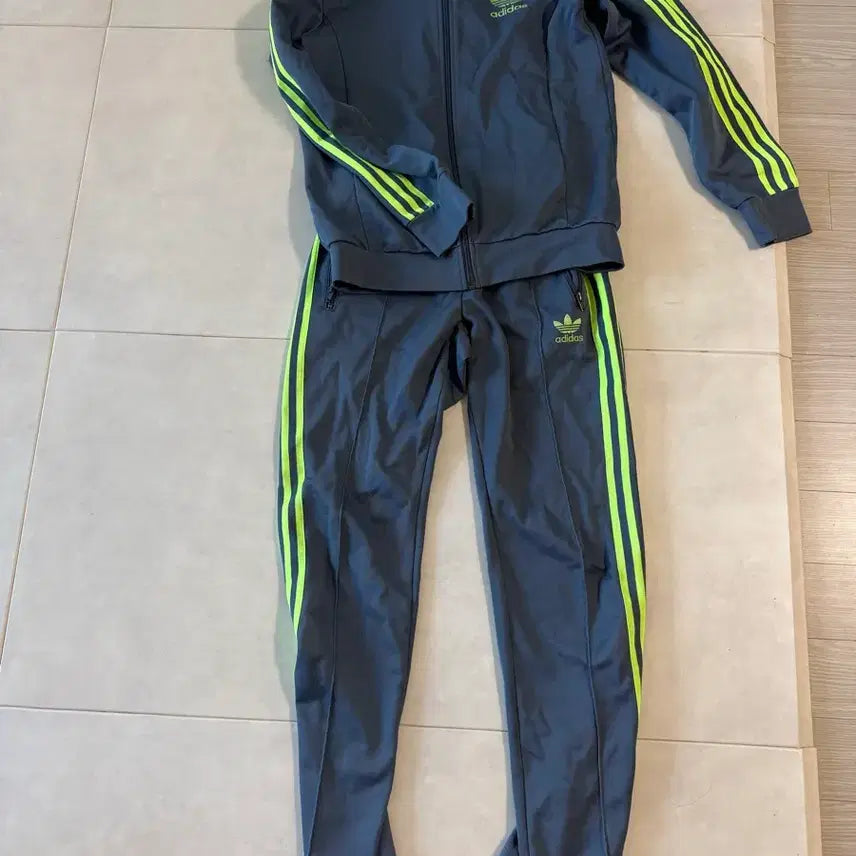 [BUNJANG] Adidas 3-Stripes Track Top Grey/Fluorescent Men&