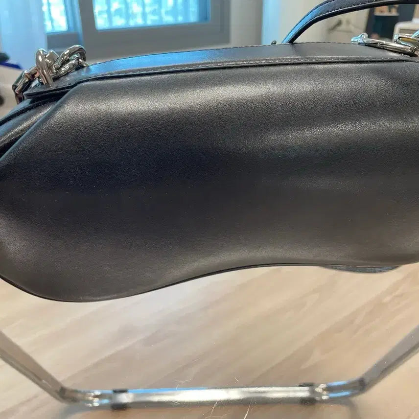 [BUNJANG] Karim Rashid Genuine Leather Crossbody Bag / 카림라시드 정품 소가죽 크로스백(1회착용,거의새것)