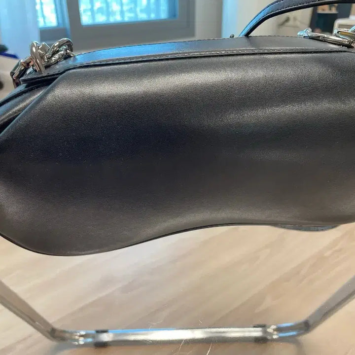 [BUNJANG] Karim Rashid Genuine Leather Crossbody Bag / 카림라시드 정품 소가죽 크로스백(1회착용,거의새것)