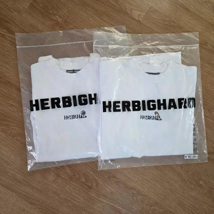 [BUNJANG] Herbie Hargo Astronaut T-Shirt White (L-XL) / [L-XL] 허비그하로 반팔티 화이트