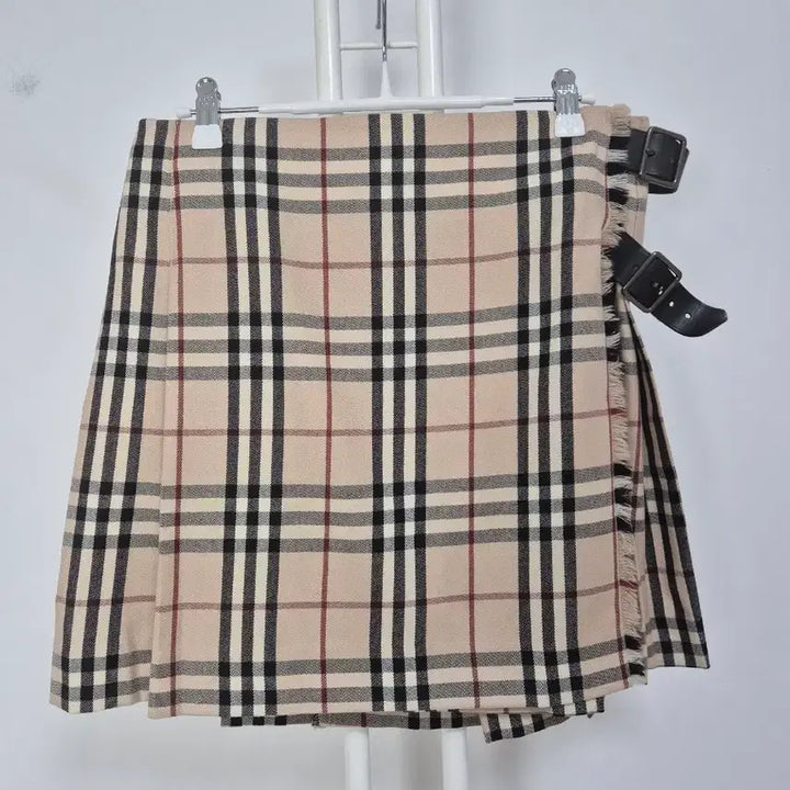 [BUNJANG] Burberry Check Pattern Belt Mini Skirt / 버버리 체크 패턴 벨트 미니스커트