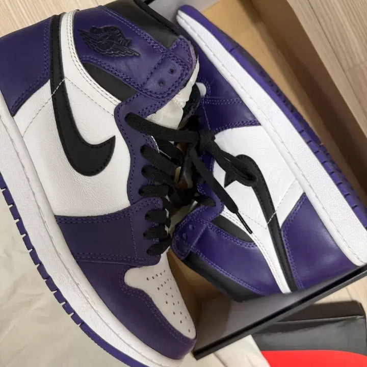 [BUNJANG] Nike Air Jordan 1 Retro High OG Court Purple / 나이키 조던 1 레트로 하이 OG 코트퍼플 250