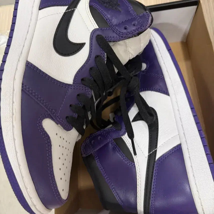 [BUNJANG] Nike Air Jordan 1 Retro High OG Court Purple / 나이키 조던 1 레트로 하이 OG 코트퍼플 250