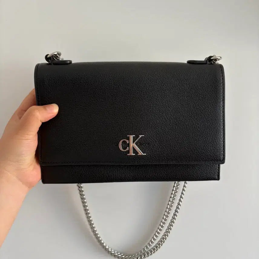 [BUNJANG] Calvin Klein CKJ Monogram Chain Shoulder Bag Black / 캘빈클라인 CKJ 모노그램 체인 숄더백 블랙