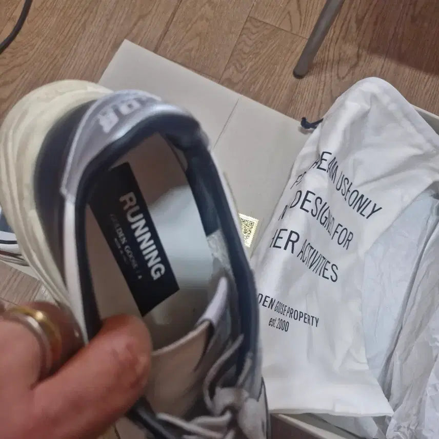 [BUNJANG] Golden Goose Running Sneakers Navy/White / 골든구스 러닝 스니커즈 네이비/화이트