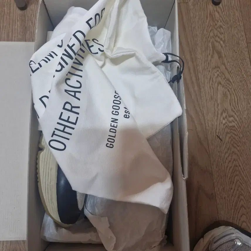 [BUNJANG] Golden Goose Running Sneakers Navy/White / 골든구스 러닝 스니커즈 네이비/화이트