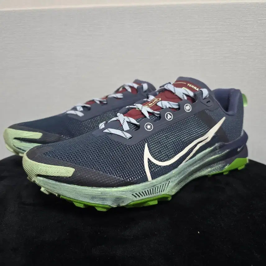 [BUNJANG] Nike Terra Kiger Trail Running Shoes Navy/Green / 나이키 테라 키거 트레일 러닝화 네이비/그린