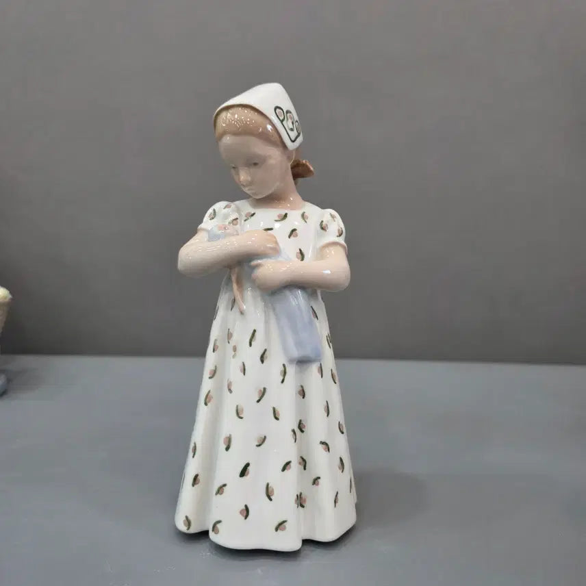 [BUNJANG] Bing &amp; Grøndahl 1721 Marie Figurine / B&amp;G 빙엔그뢴달 1721 마리 피겨린 장식인형