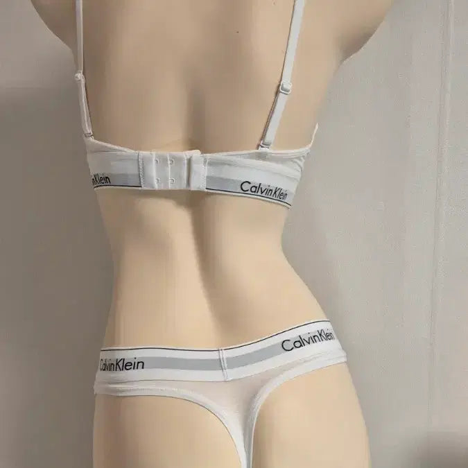 [BUNJANG] Calvin Klein Bra/Panty Set White 75B/S / 바프용 캘빈클라인 브라 화이트 75B