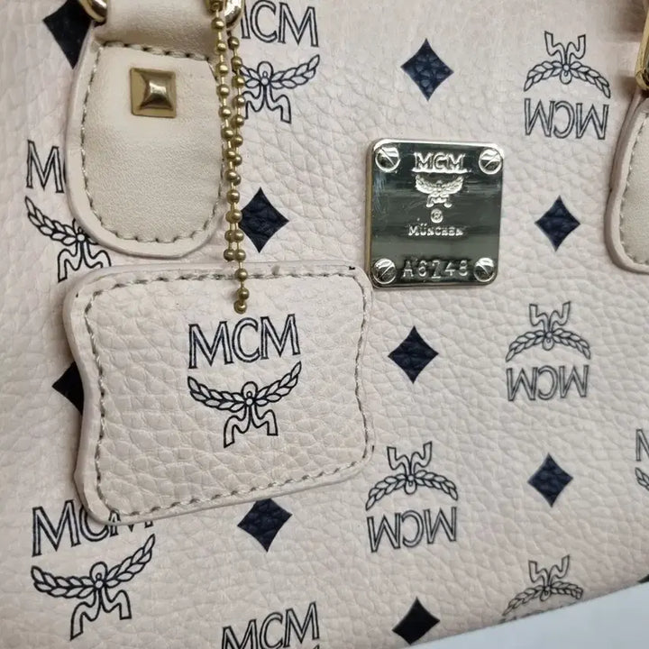 [BUNJANG] MCM Crossbody Shoulder Bag / [free size] MCM 엠씨엠 크로스백 숄더백