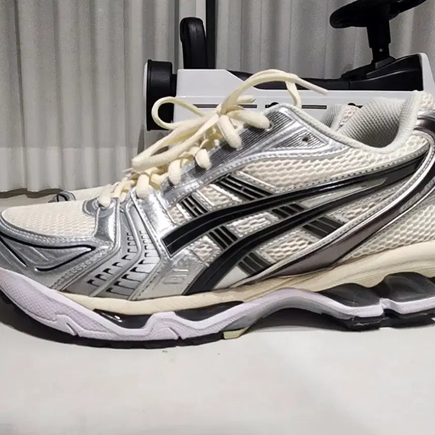 [BUNJANG] ASICS Gel-Kayano 14 Cream Black (280) / [1회착]아식스 젤카야노14 크림블랙(280)
