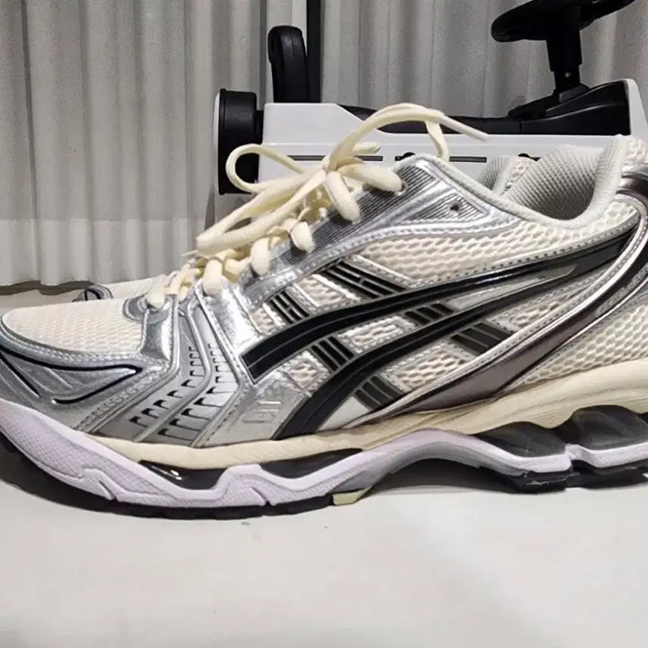 [BUNJANG] ASICS Gel-Kayano 14 Cream Black (280) / [1회착]아식스 젤카야노14 크림블랙(280)
