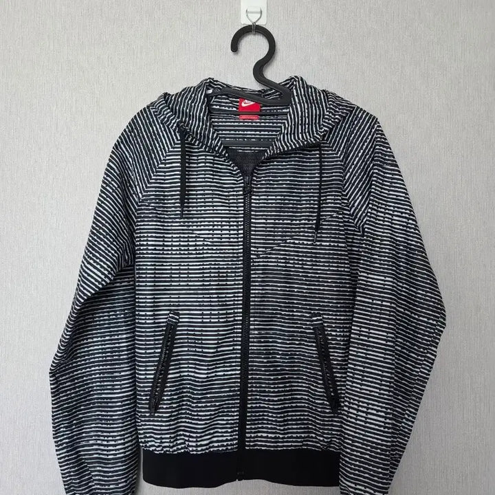 [BUNJANG] Nike Stripe Hooded Zip-Up Jacket / 나이키 스트라이프 후드 집업 자켓