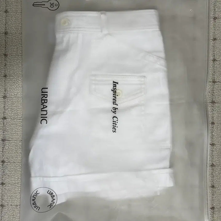 [BUNJANG] Urbanic30 Safari Shorts Off-White (Size S) / 얼바닉30 Urbanic30 Safari Shorts