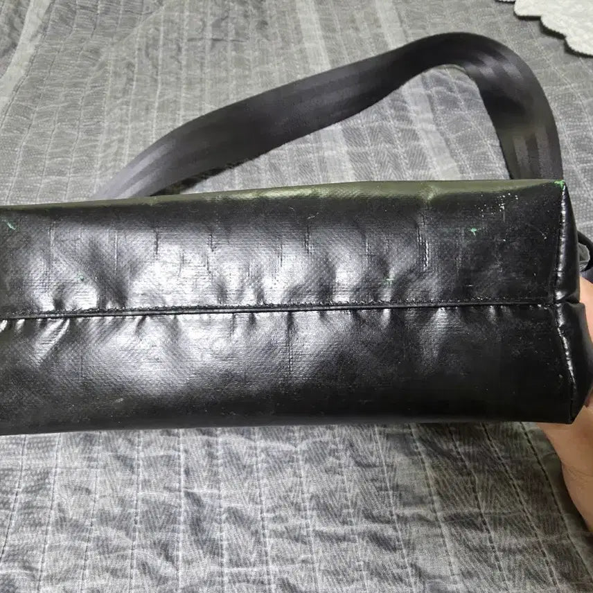 [BUNJANG] Freitag Hapao Black Messenger Bag / 프라이탁 하파오 블랙