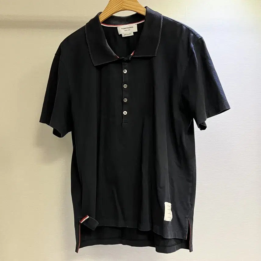 [BUNJANG] Thom Browne Relaxed Side Slit Polo Shirt / [S급/정품] 톰브라운 릴렉스드 사이드 슬릿 폴로셔츠 카라티