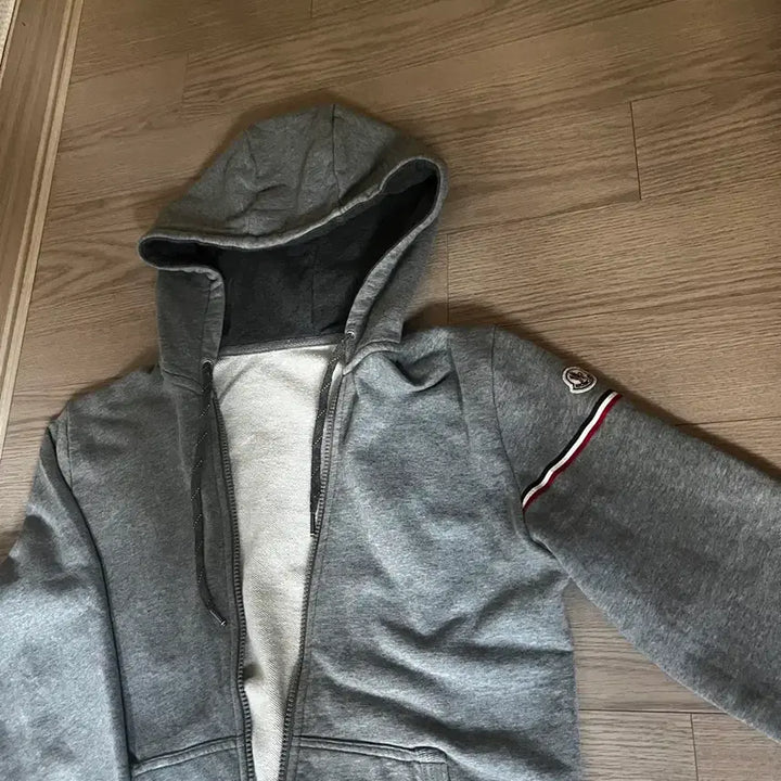 [BUNJANG] Moncler Grey Logo Patch Hoodie Zip-Up / 몽클레어 그레이 후드집업 정품