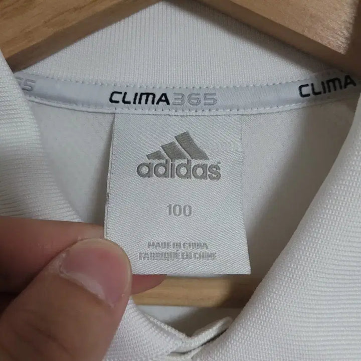 [BUNJANG] Adidas Functional Three-Stripes White Short-Sleeve Polo T-Shirt Size 100 / (100) ADIDAS 아디다스 기능성 삼선 화이트 반팔 카라 티셔츠