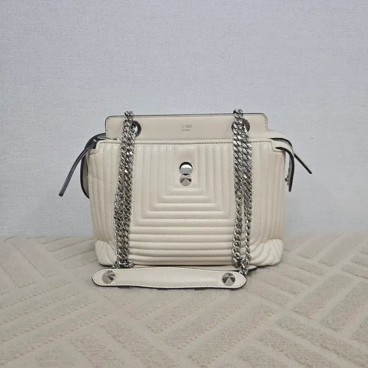 [BUNJANG] Fendi Small Quilted Dotcom Bag 88N299 / [번개케어환영] 펜디 스몰 퀄팅 닷컴백 88N299